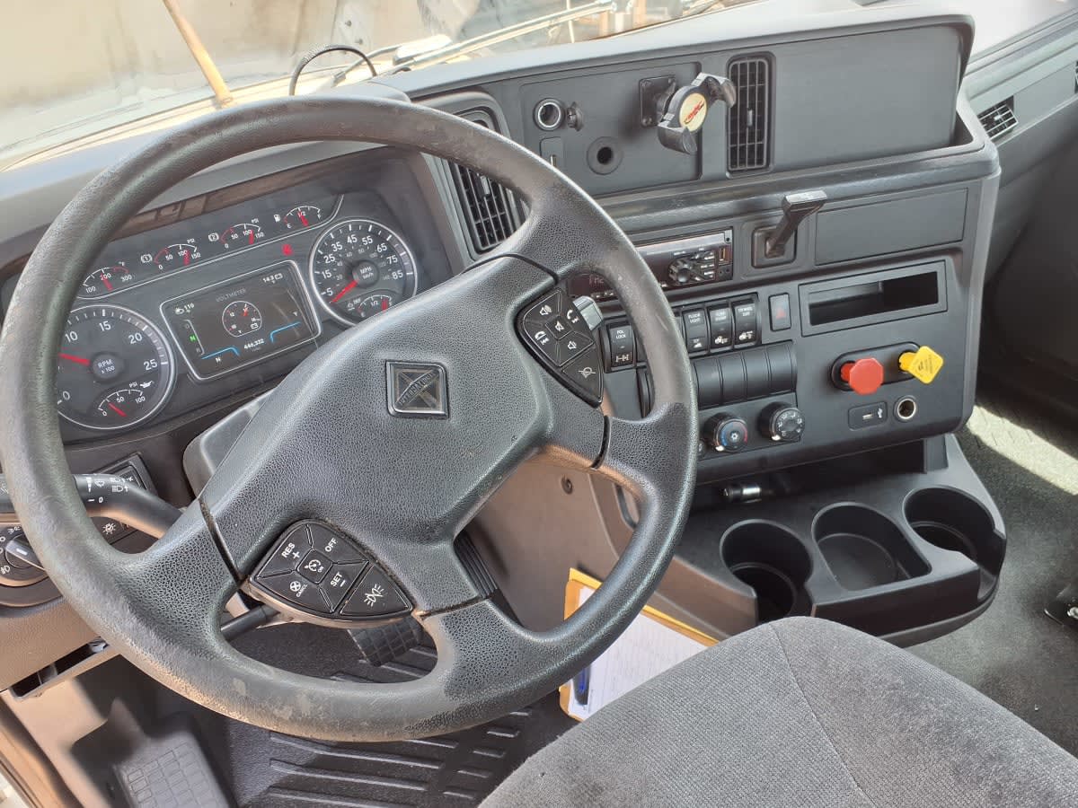 2019 International LT in Dallas, TX — photo 7