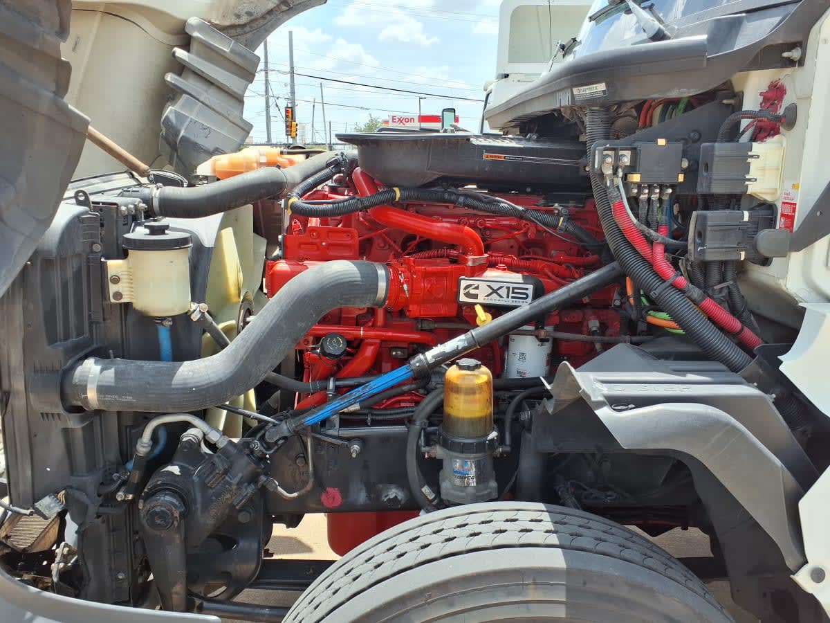 2019 International LT in Dallas, TX — photo 8