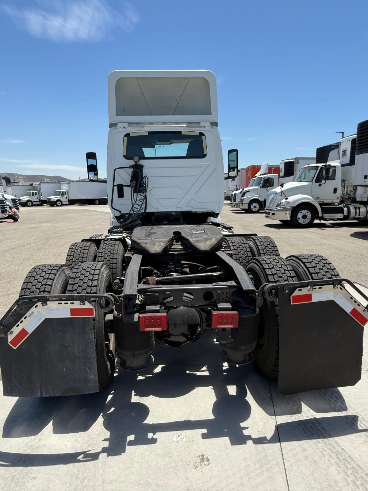 2019 International - image 5