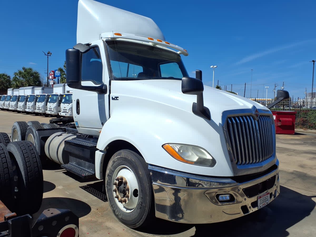 2019 Navistar International LT625 DAYCAB T/A 811845