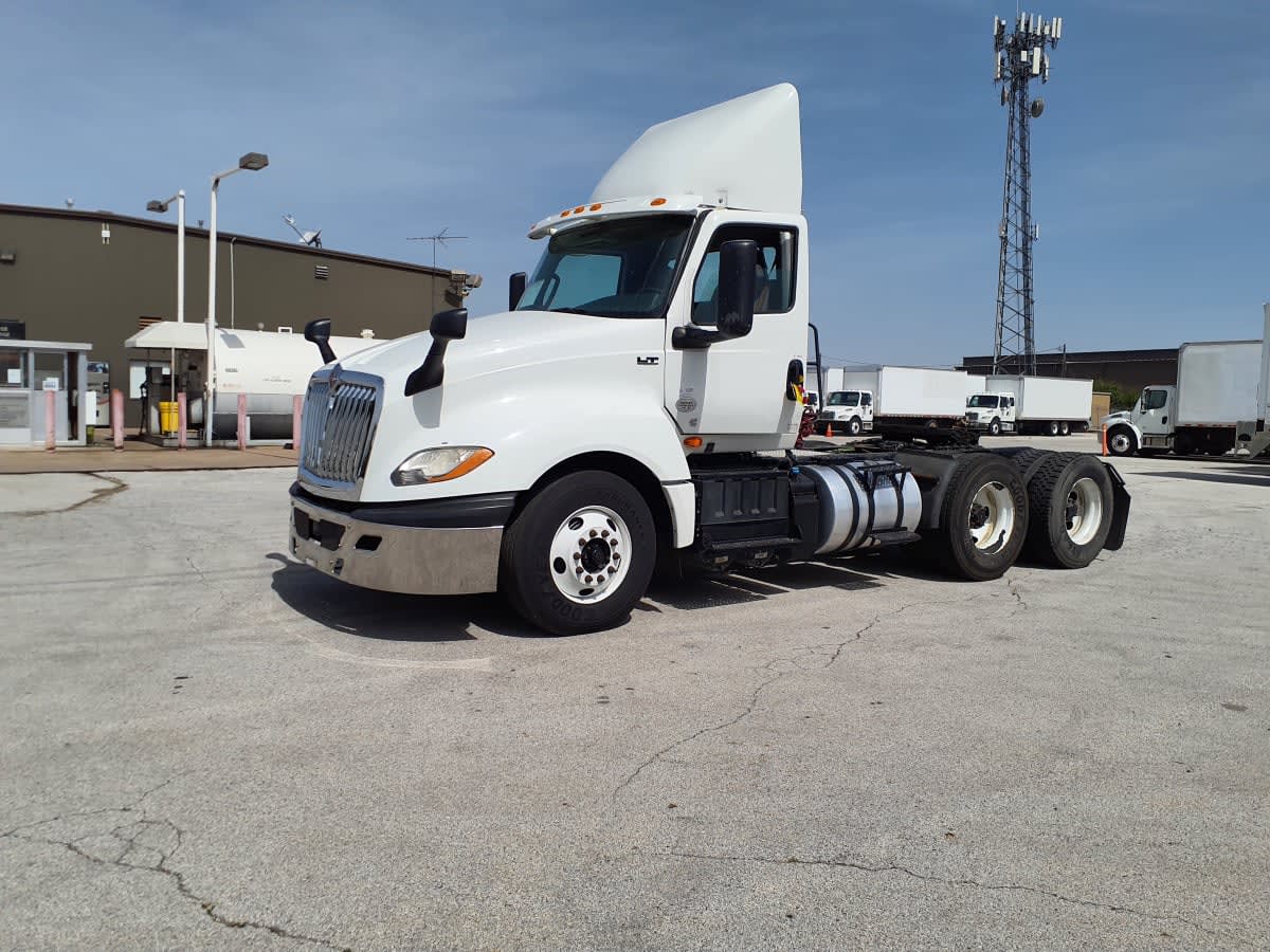 2019 Navistar International LT625 DAYCAB T/A 811847