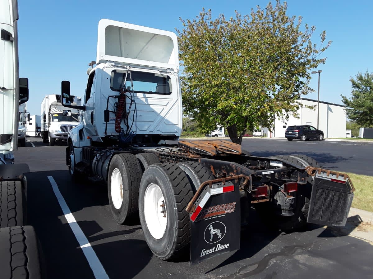 2019 Navistar International LT625 DAYCAB T/A 811860