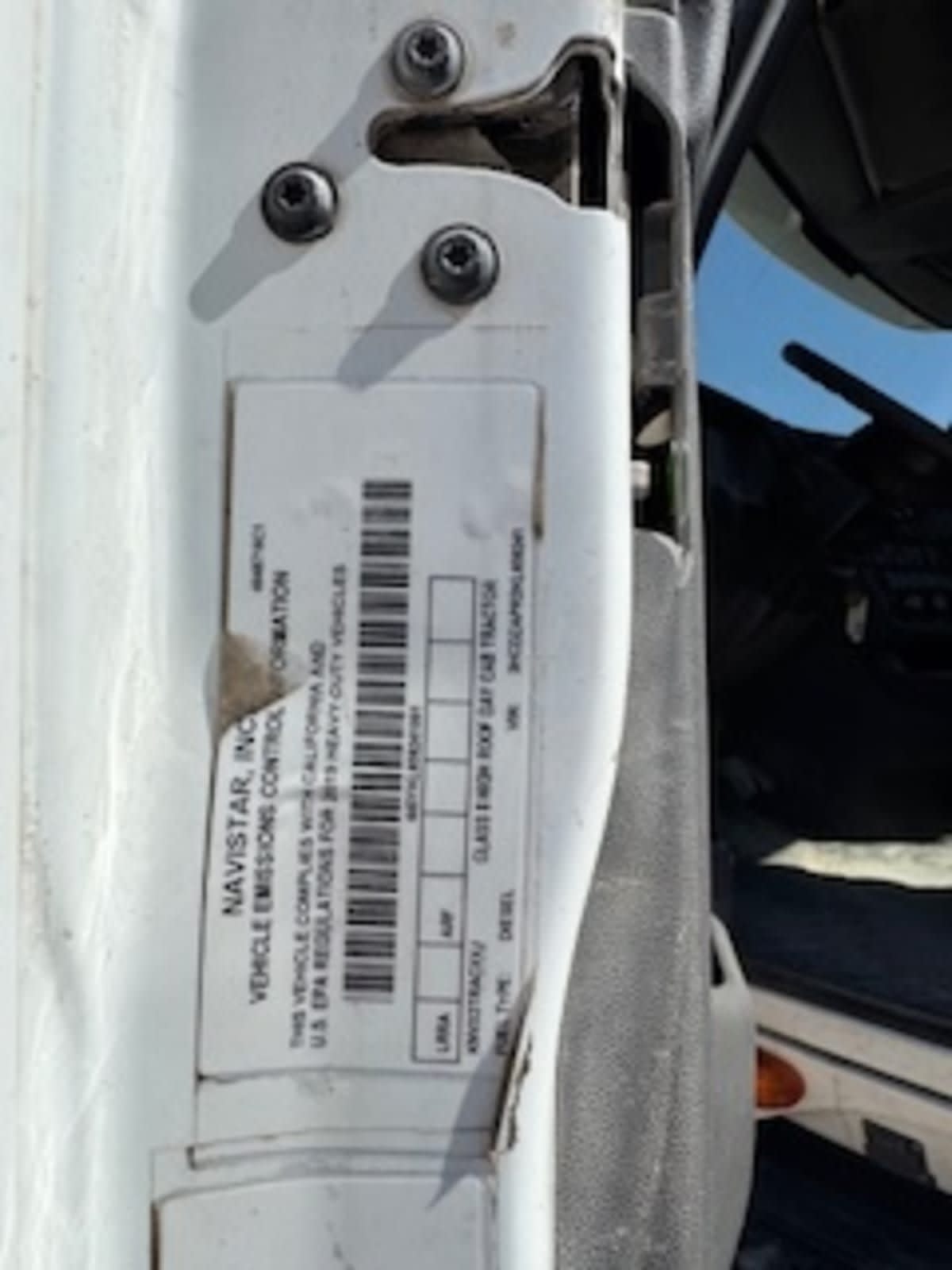 2019 International - image 9