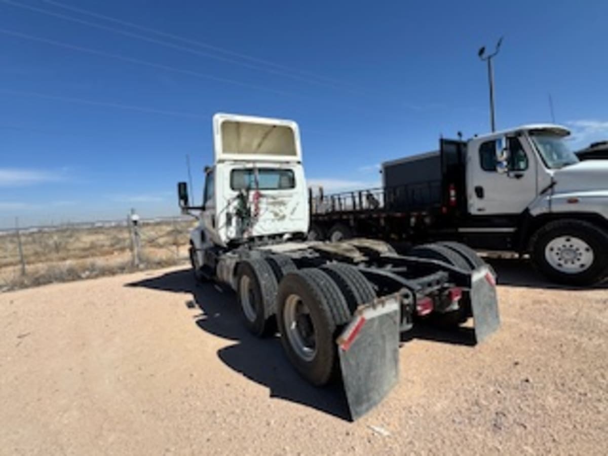 2019 International - image 6