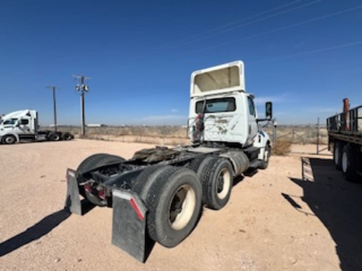 2019 International - image 4