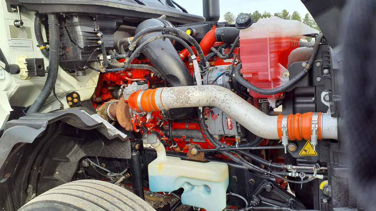 2019 Navistar International LT625 DAYCAB T/A 811889