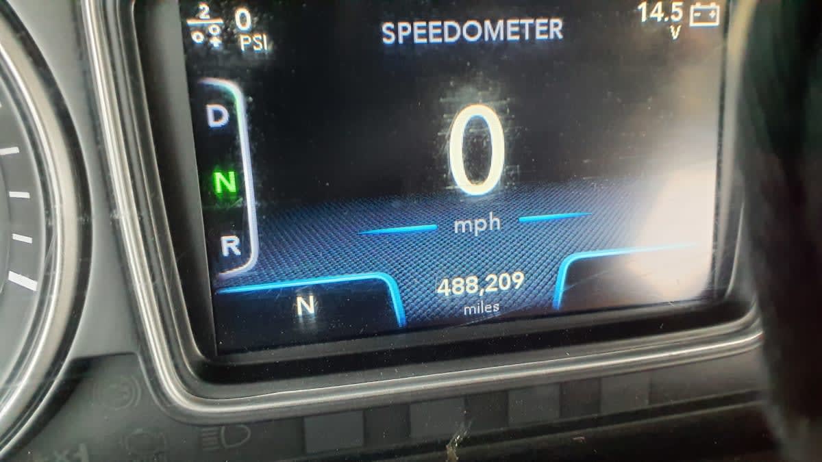 2019 Navistar International LT625 DAYCAB T/A 811889