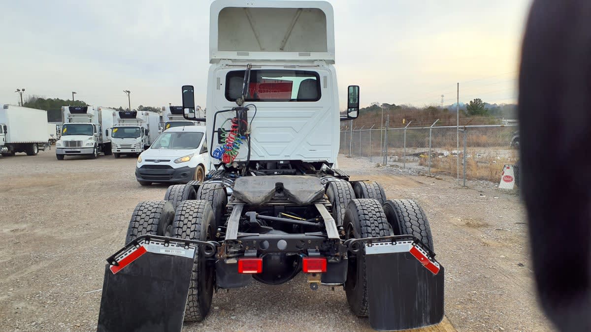 2019 Navistar International LT625 DAYCAB T/A 811889