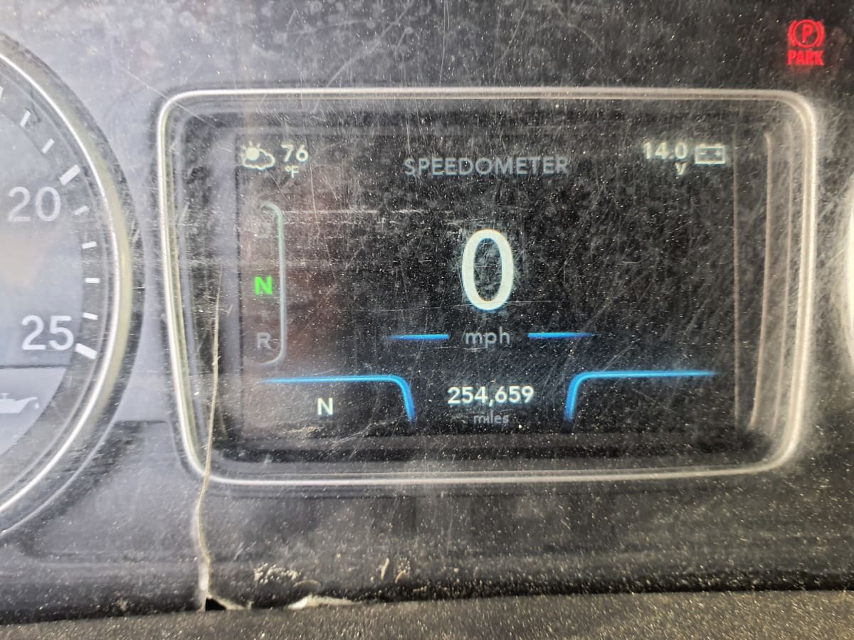 2019 International - image 9