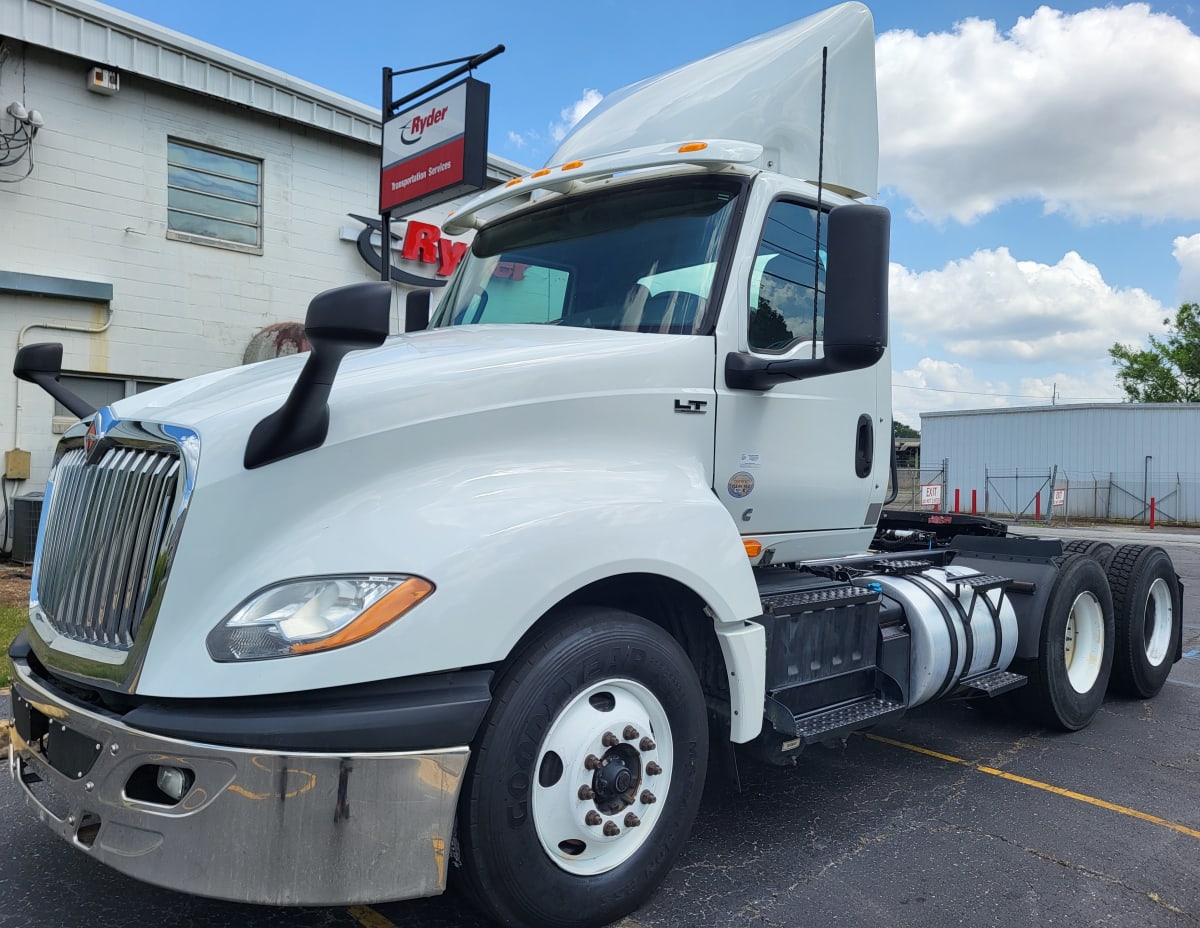 2019 Navistar International LT625 DAYCAB T/A 811924