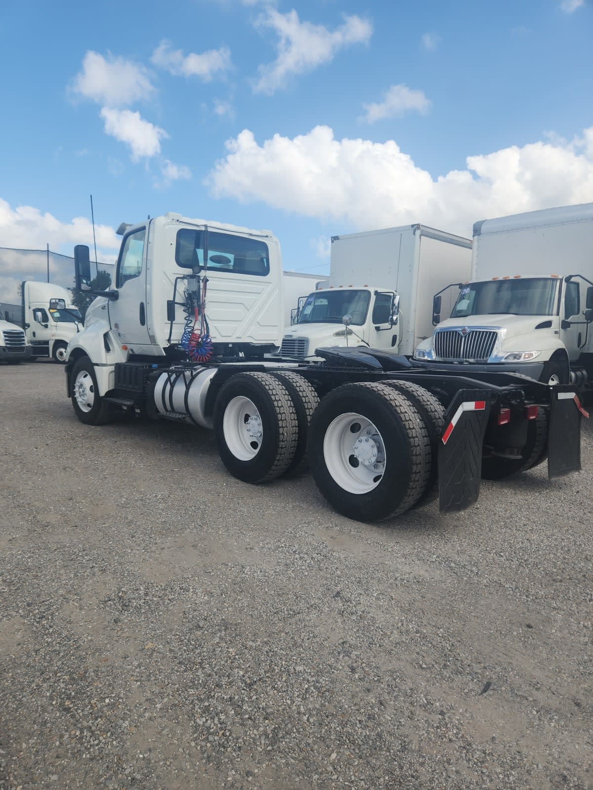 2019 International - image 6