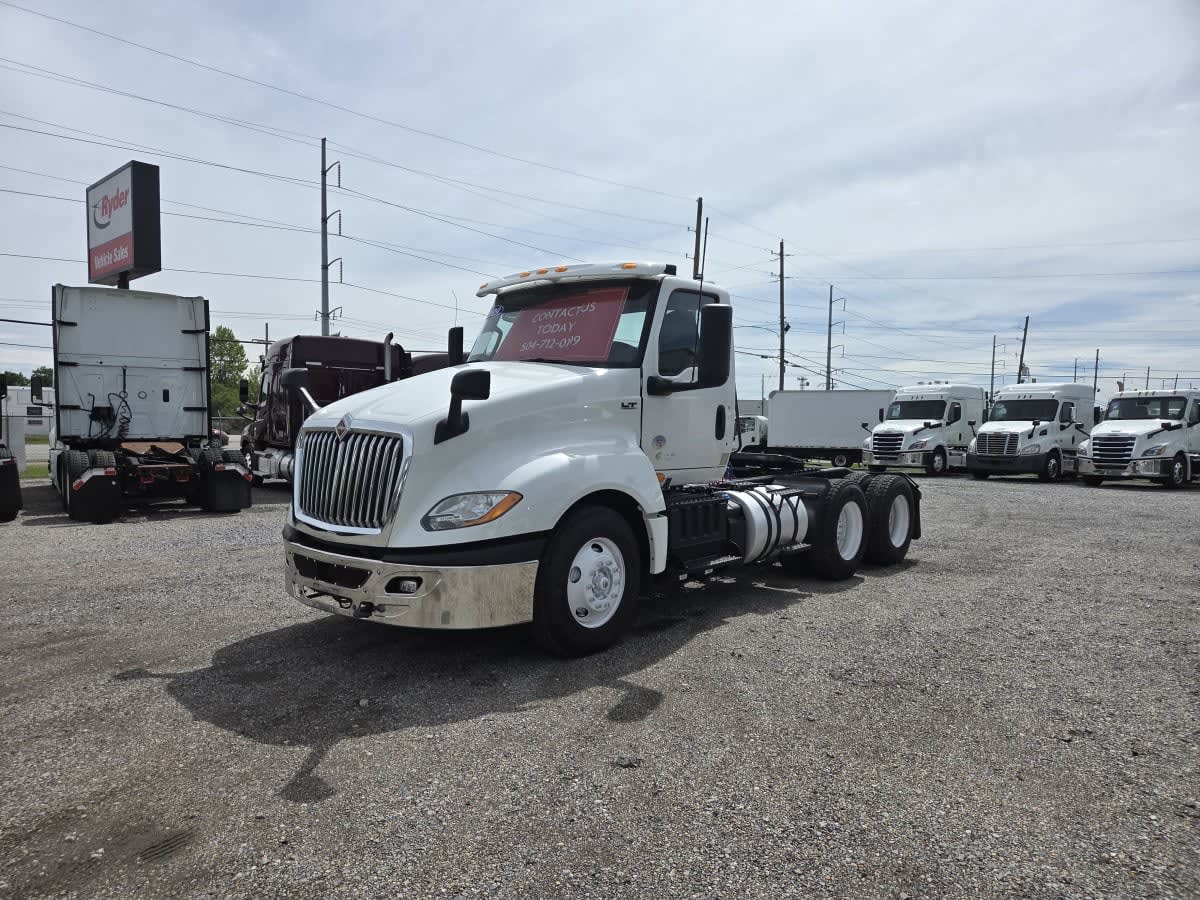 2019 International - image 1