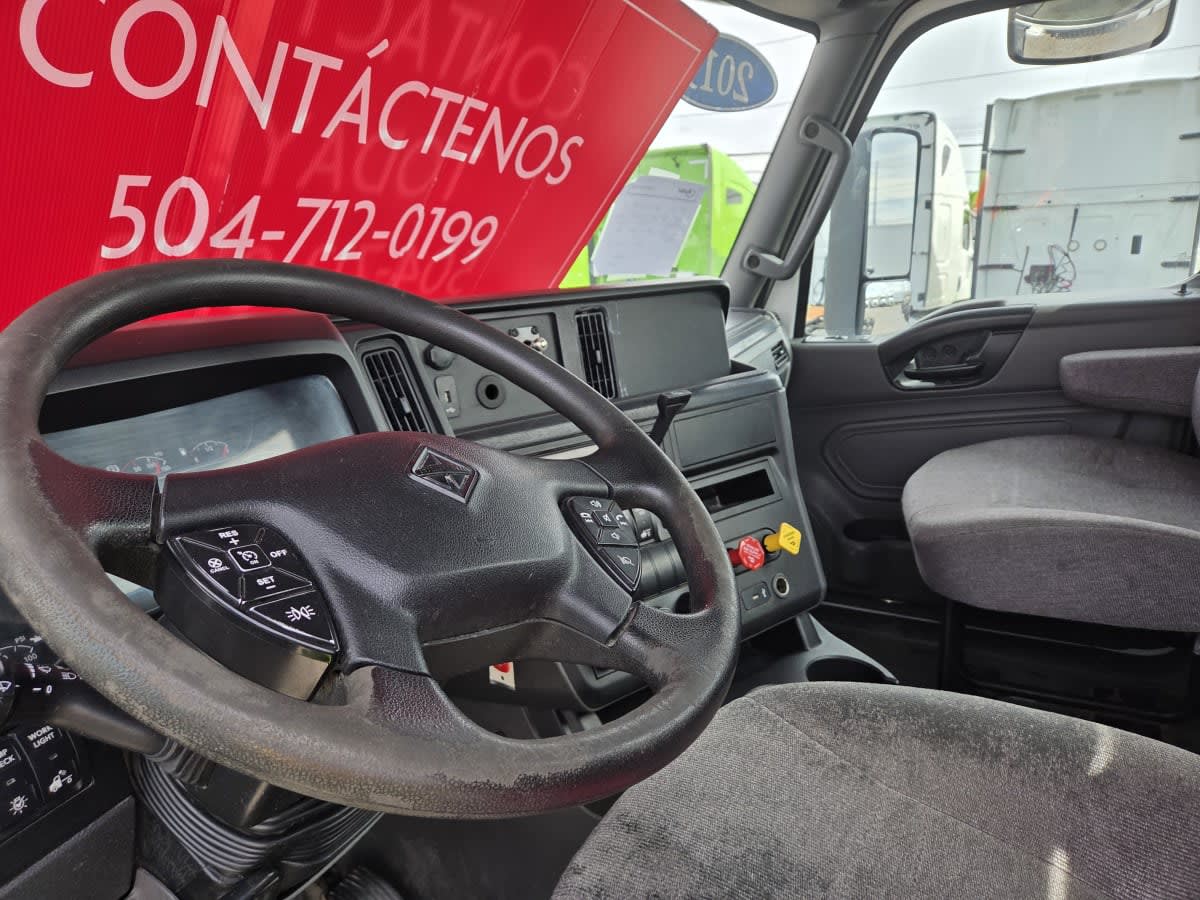 2019 International - image 7