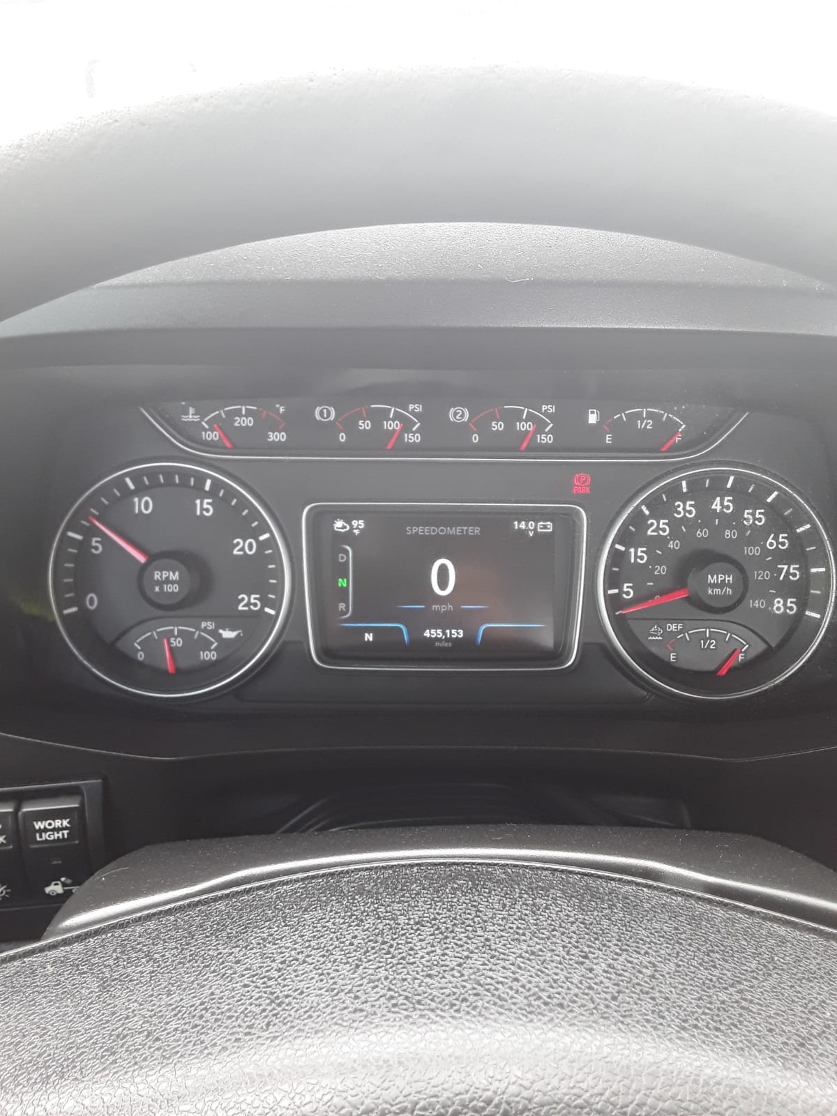 2019 International - image 9