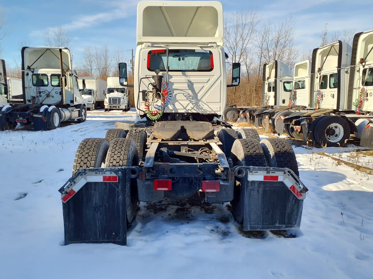 2019 Navistar International LT625 DAYCAB T/A 811990