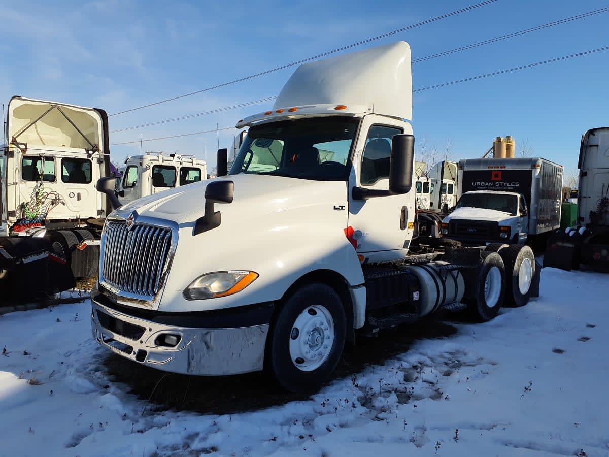 2019 Navistar International LT625 DAYCAB T/A 811990