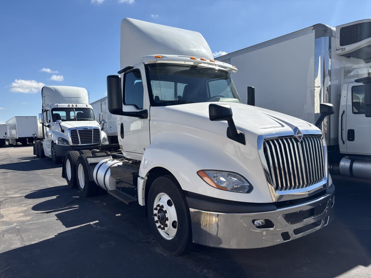 2019 International LT in Taylor, MI — photo 3