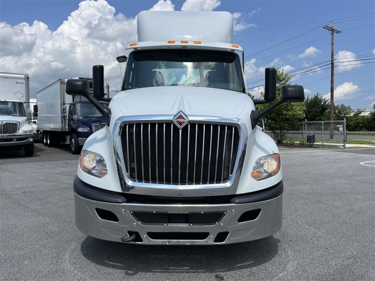 2019 International - image 2