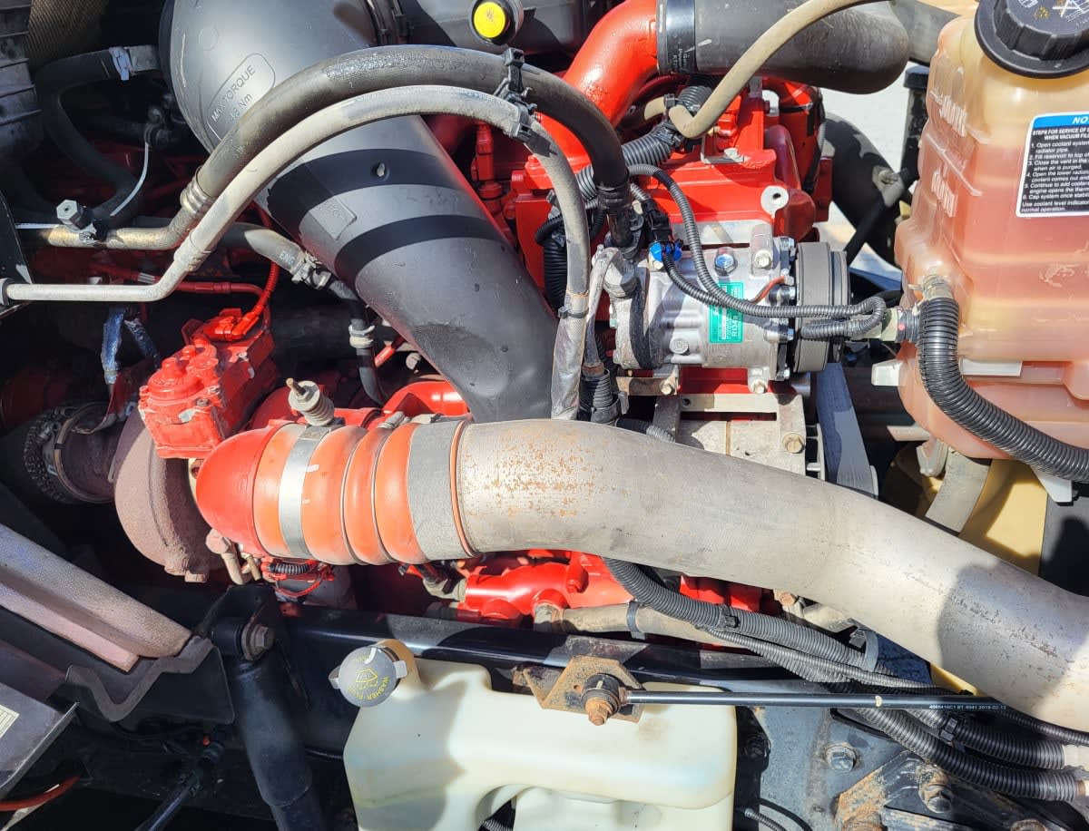 2019 Navistar International LT625 DAYCAB T/A 812002