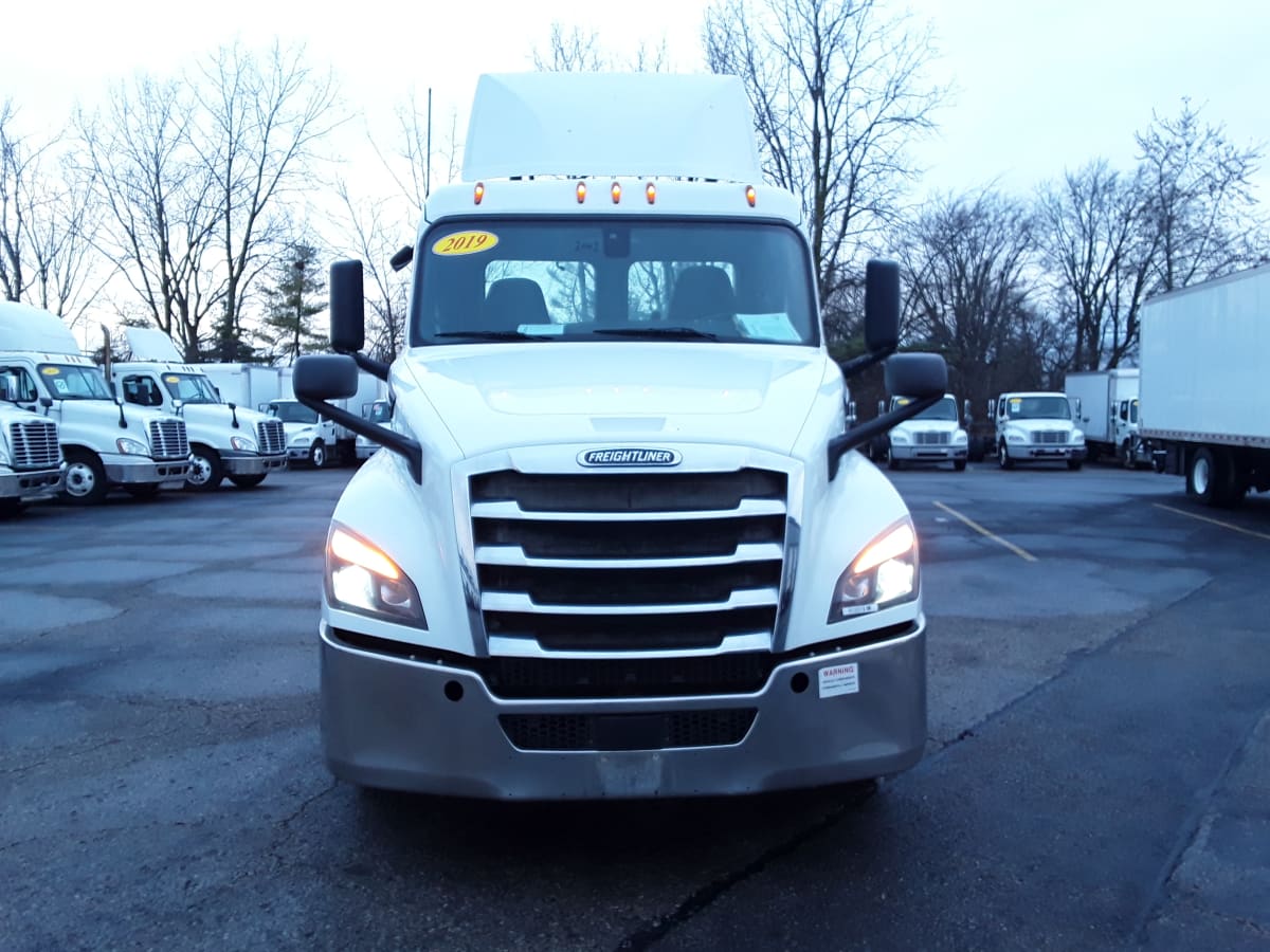 2019 Freightliner/Mercedes NEW CASCADIA PX12664 812019