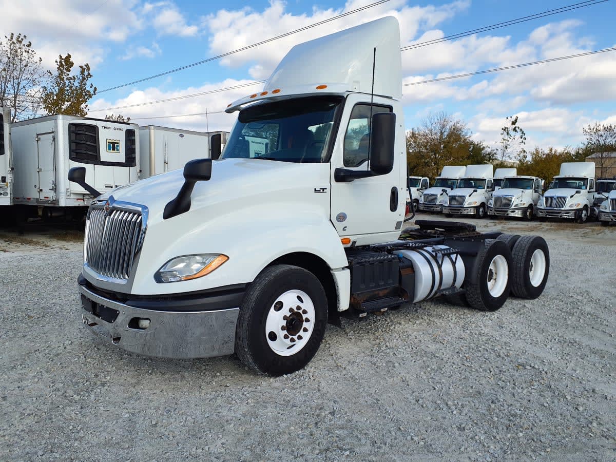 2019 Navistar International LT625 DAYCAB T/A 812032 2019 Navistar International LT625 DAYCAB T/A 812032