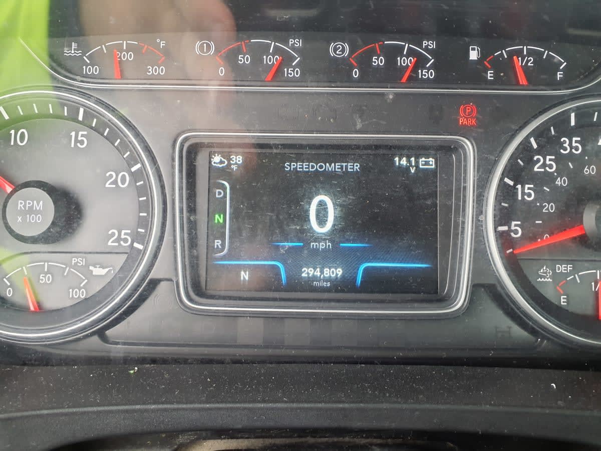 2019 Navistar International LT625 DAYCAB T/A 812052