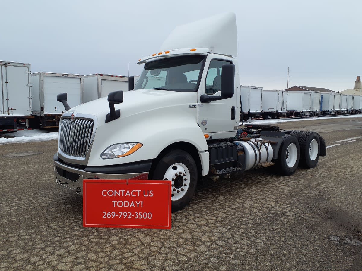 2019 Navistar International LT625 DAYCAB T/A 812052