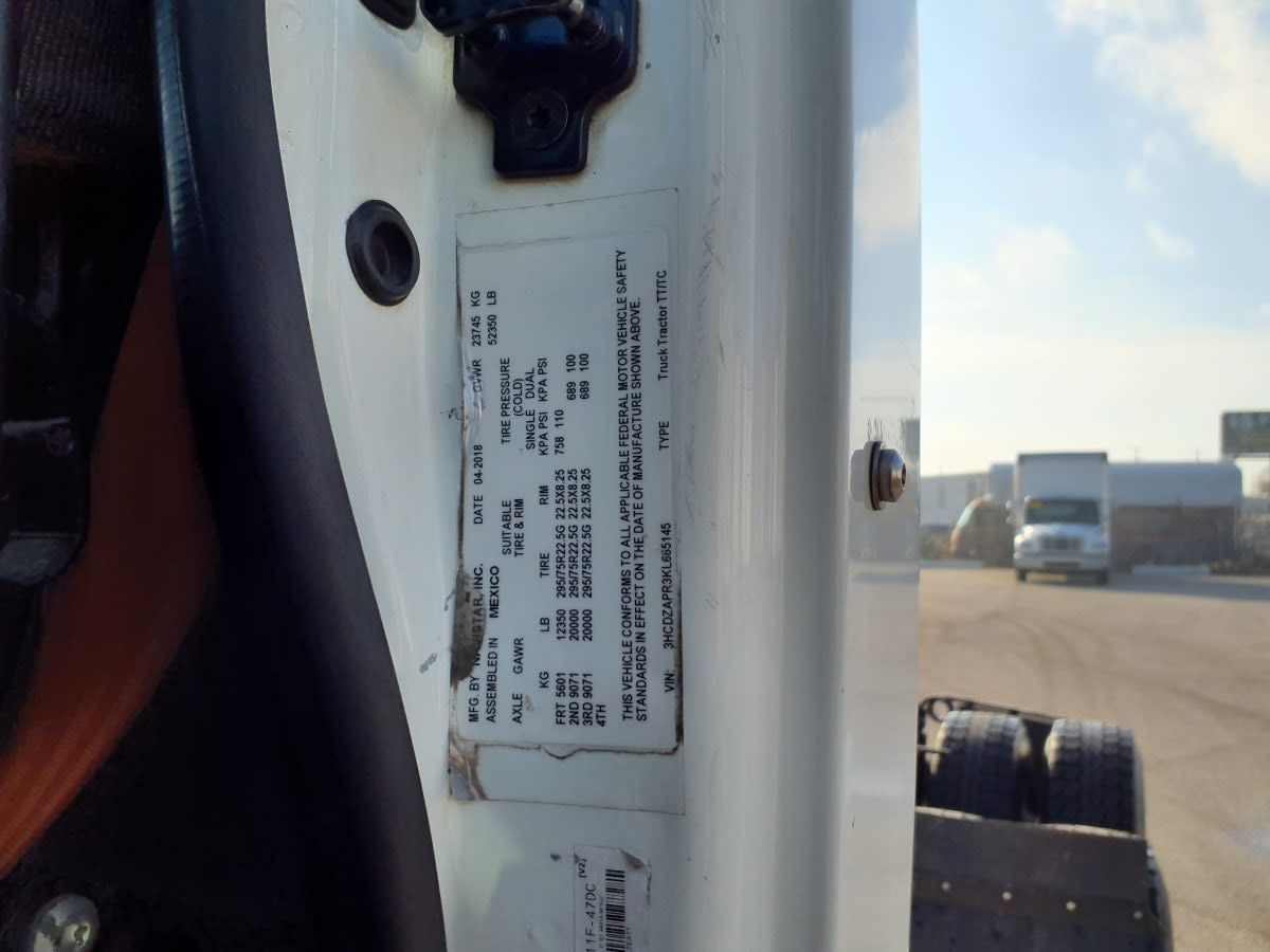 2019 Navistar International LT625 DAYCAB T/A 812069