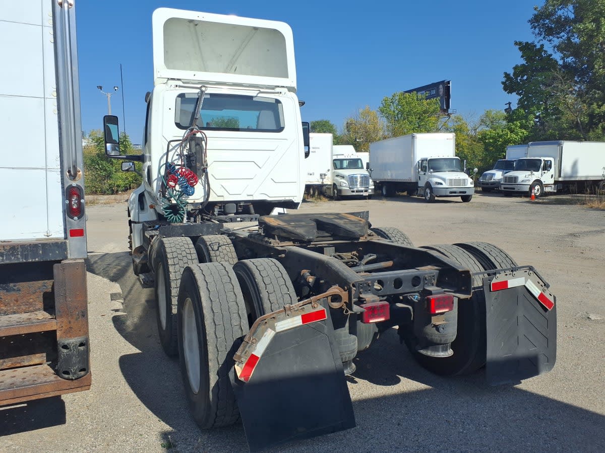 2019 Navistar International LT625 DAYCAB T/A 812071