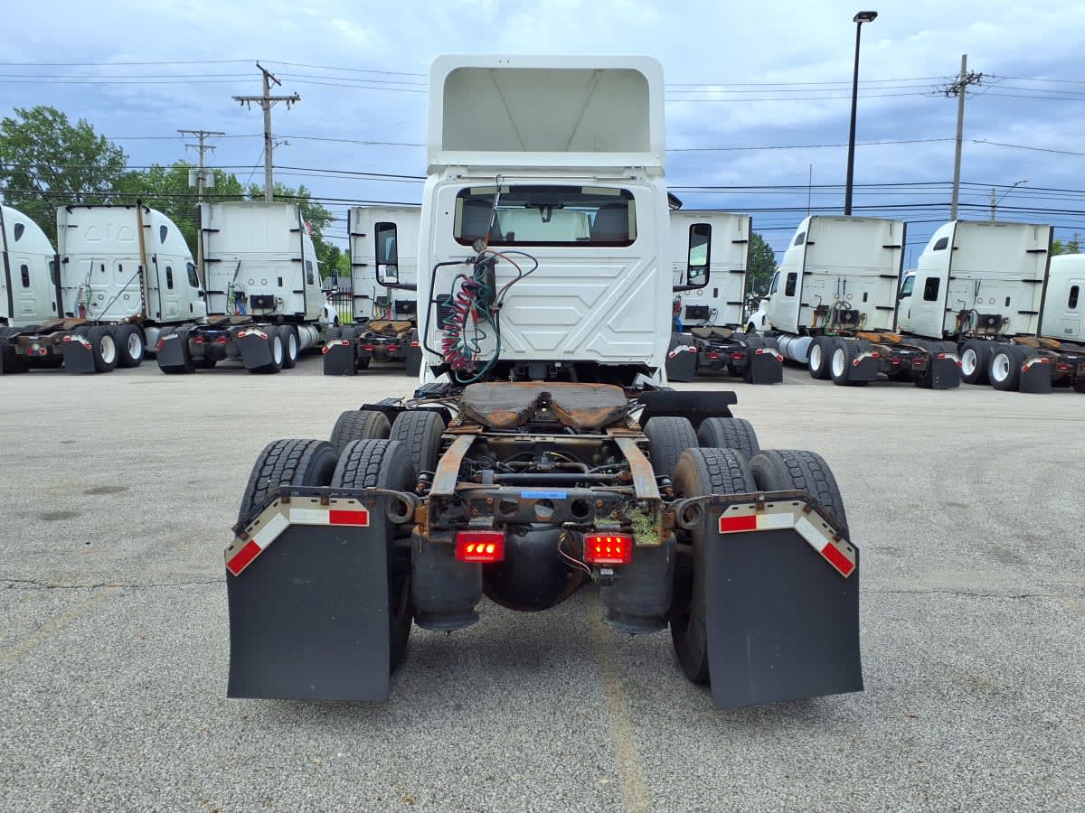 2019 International LT in Cleveland, OH — photo 5