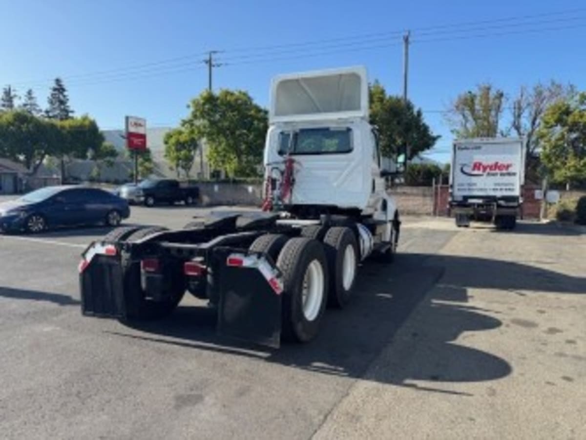 2019 International - image 4