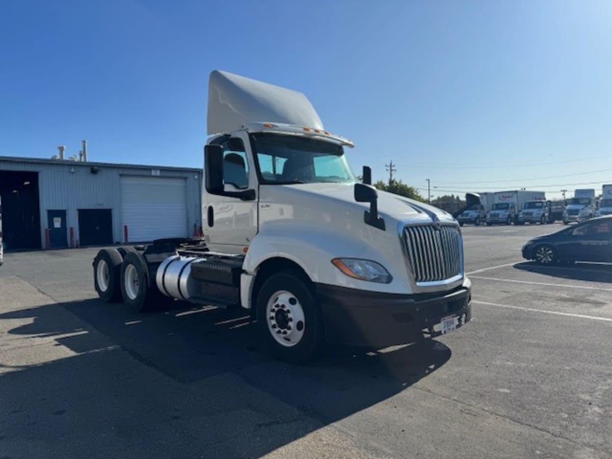 2019 International - image 3