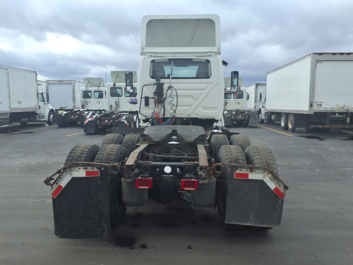 2019 International - image 5