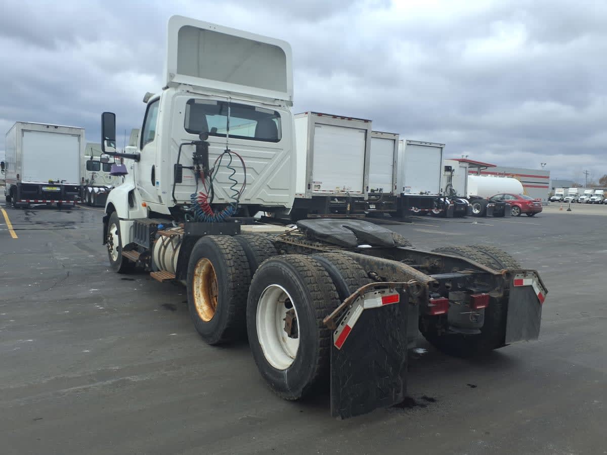 2019 International - image 6