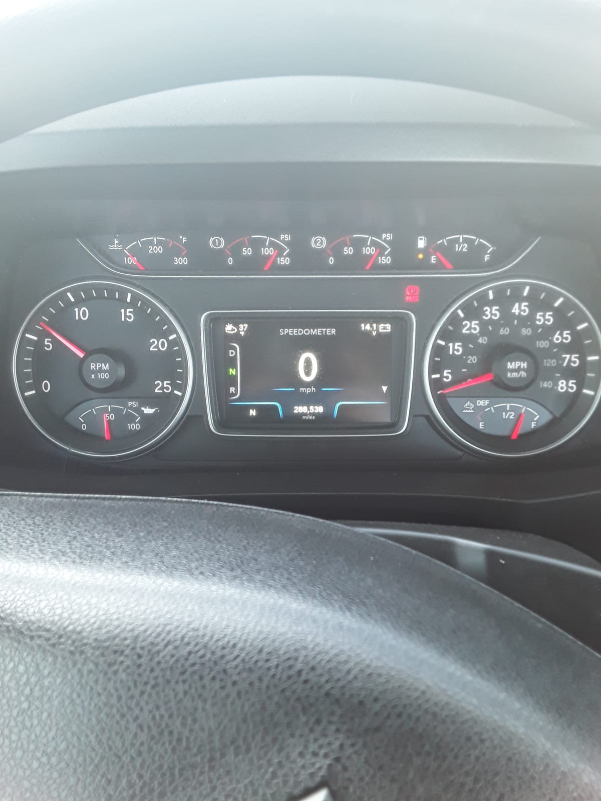 2019 International - image 9