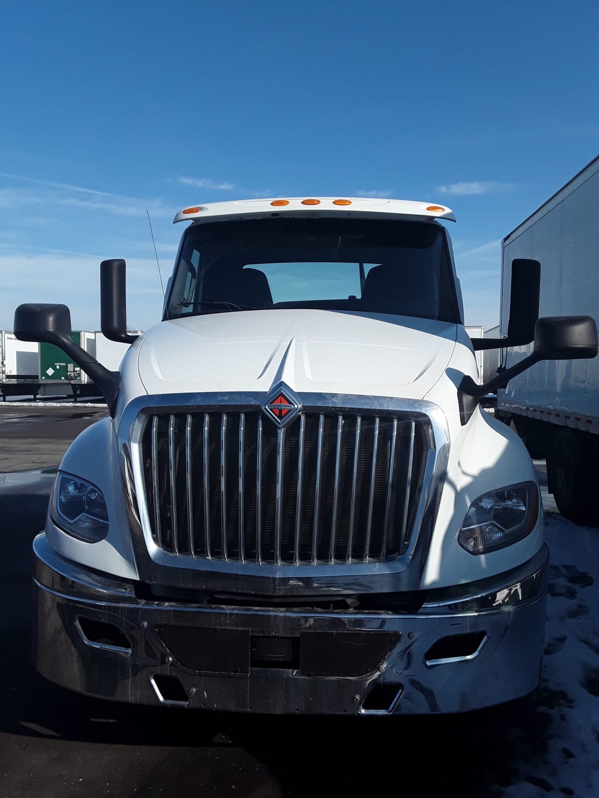 2019 International - image 2