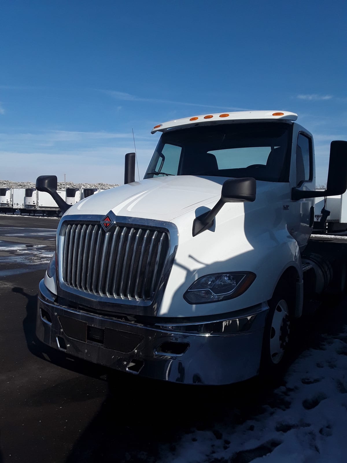 2019 International - image 3