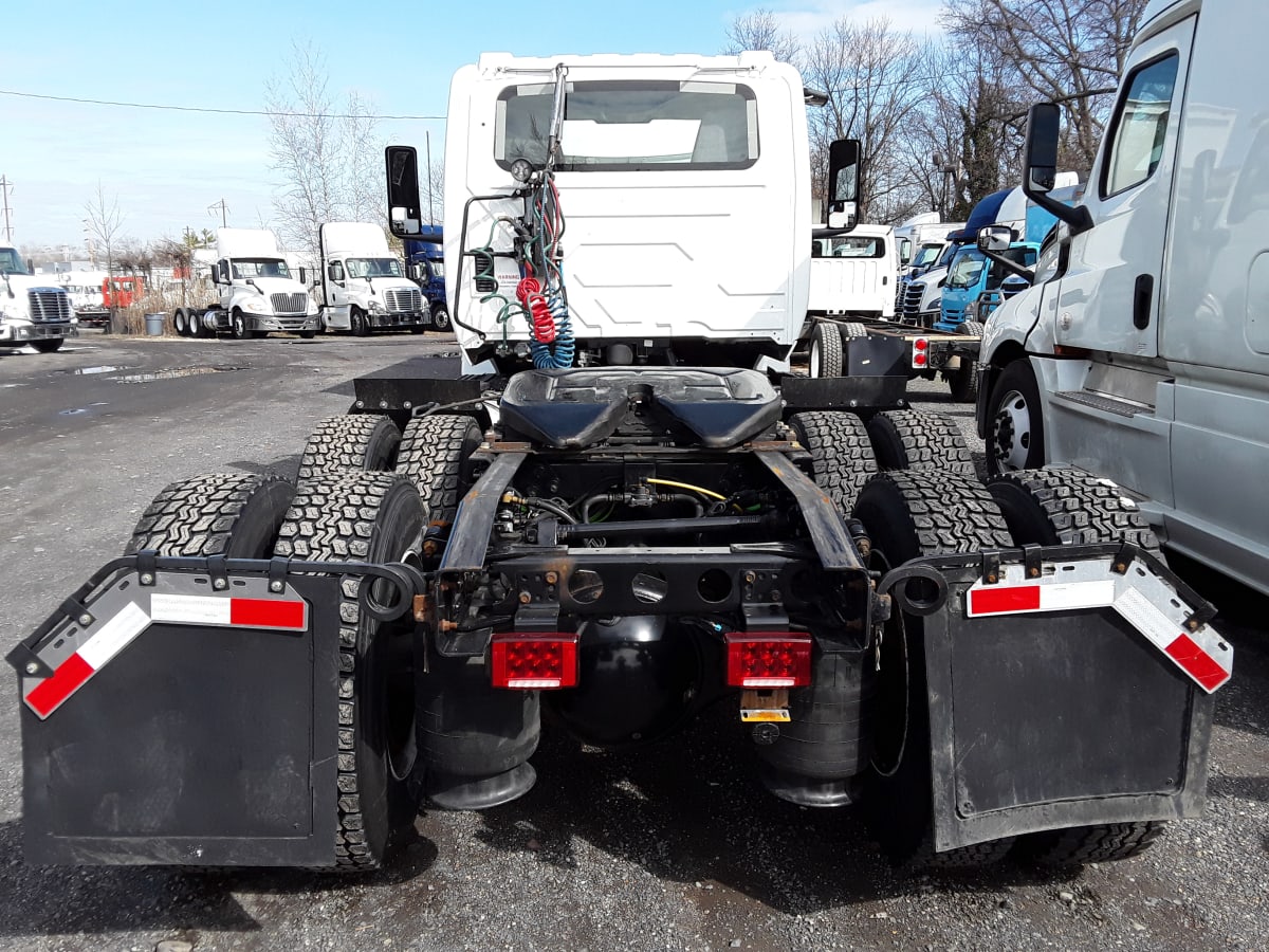 2019 Navistar International LT625 DAYCAB T/A 812124