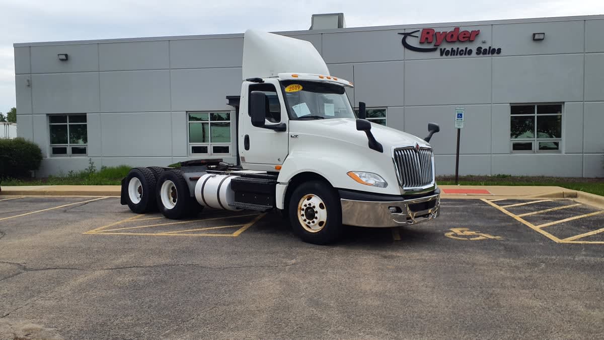 2019 International LT in Bolingbrook, IL — photo 3