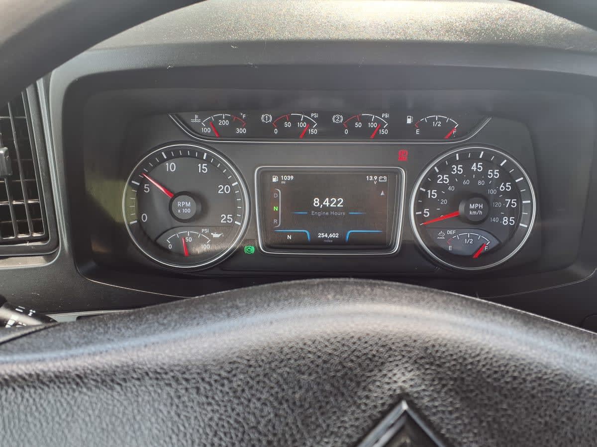 2019 Navistar International LT625 DAYCAB T/A 812150