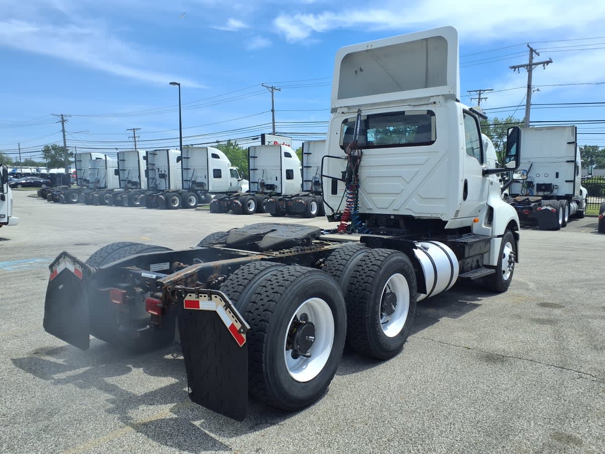 2019 International LT in Cleveland, OH — photo 4