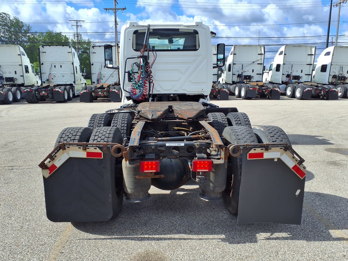 2019 Navistar International LT625 DAYCAB T/A 812174