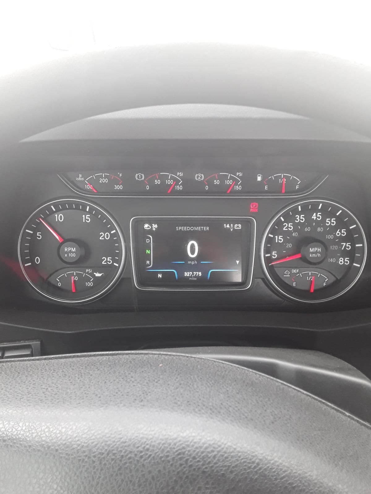 2019 International - image 9