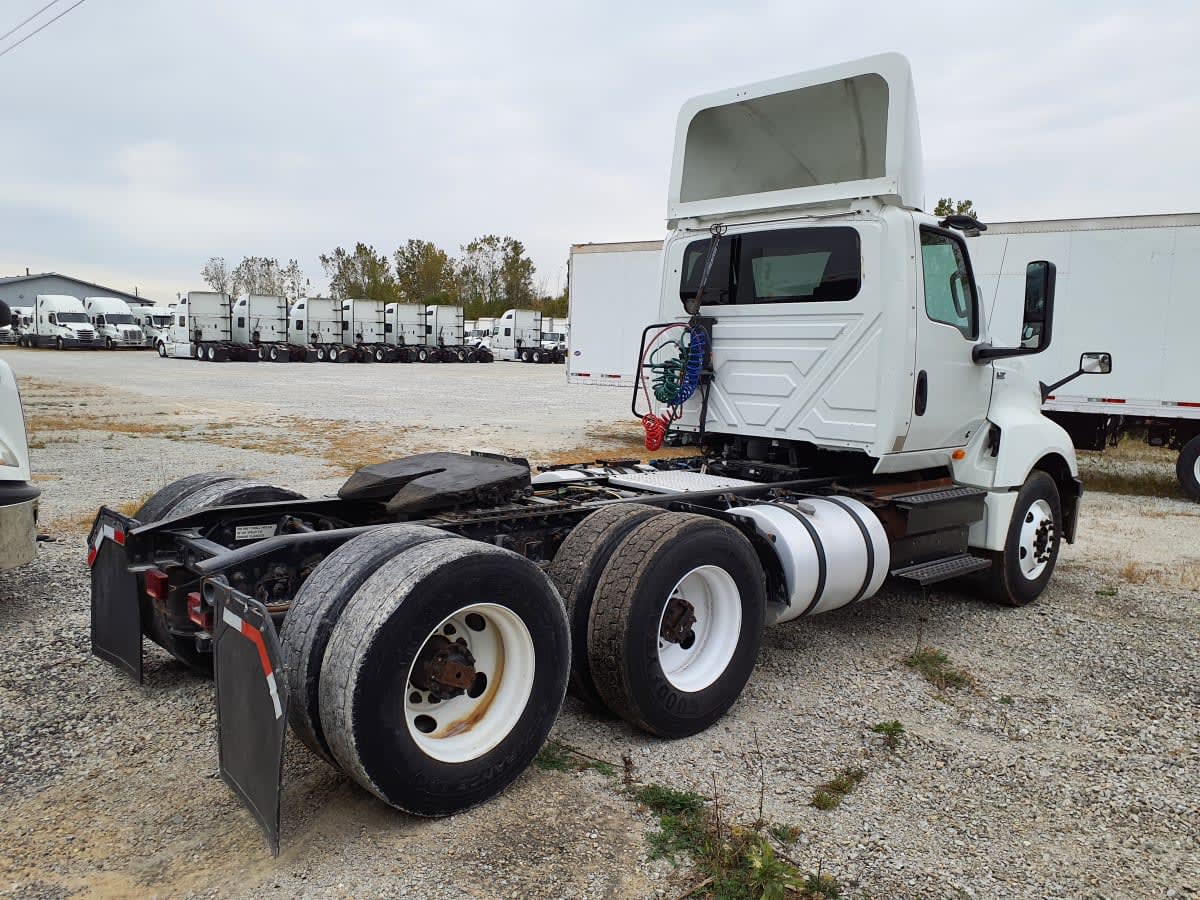 2019 Navistar International LT625 DAYCAB T/A 812193