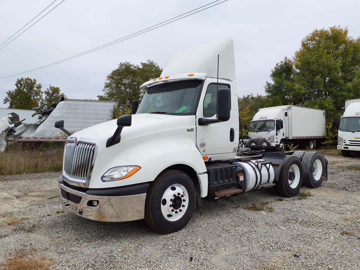 2019 Navistar International LT625 DAYCAB T/A 812193