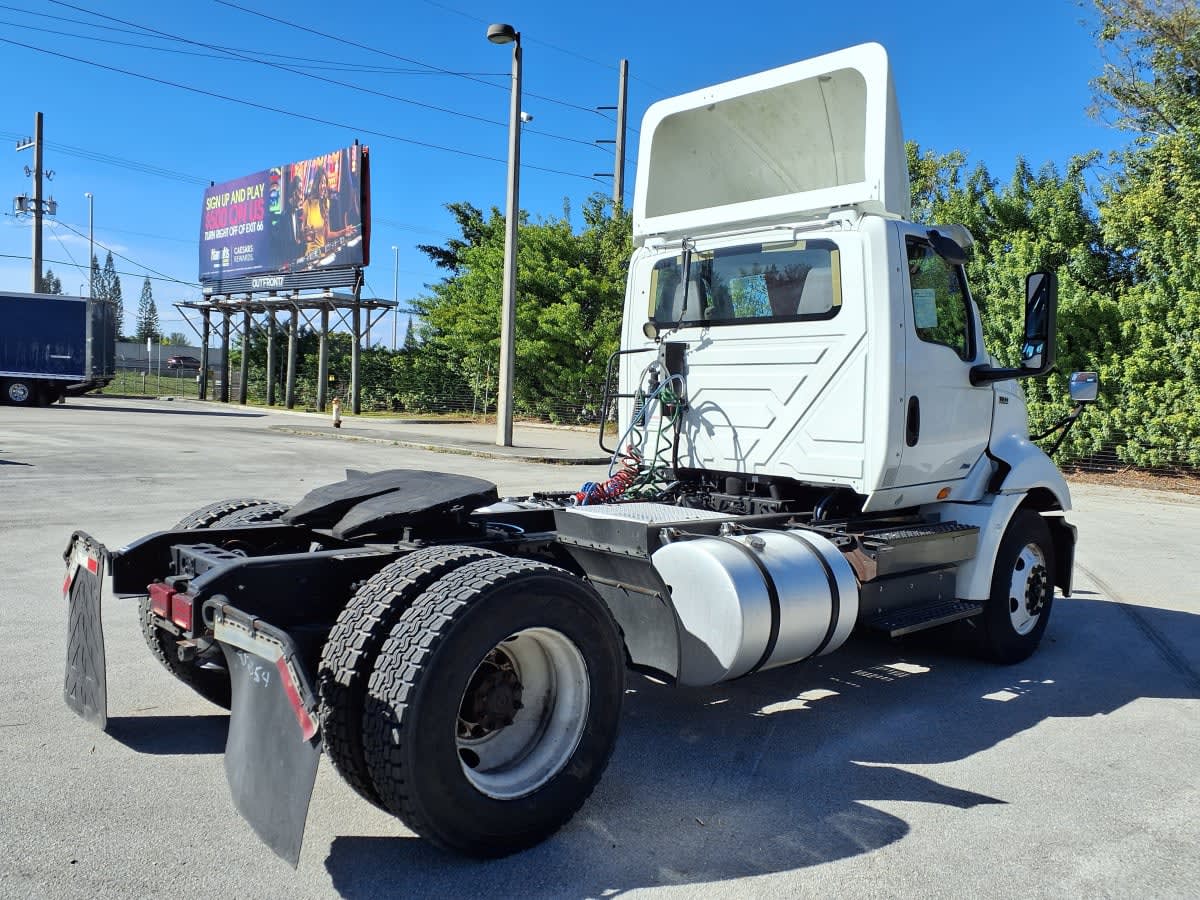 2018 International - image 4