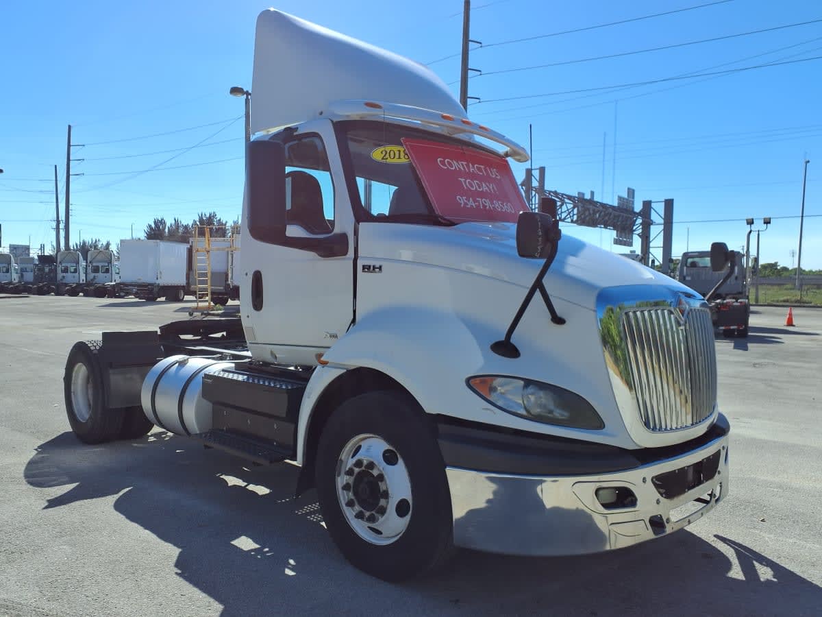 2018 International - image 3