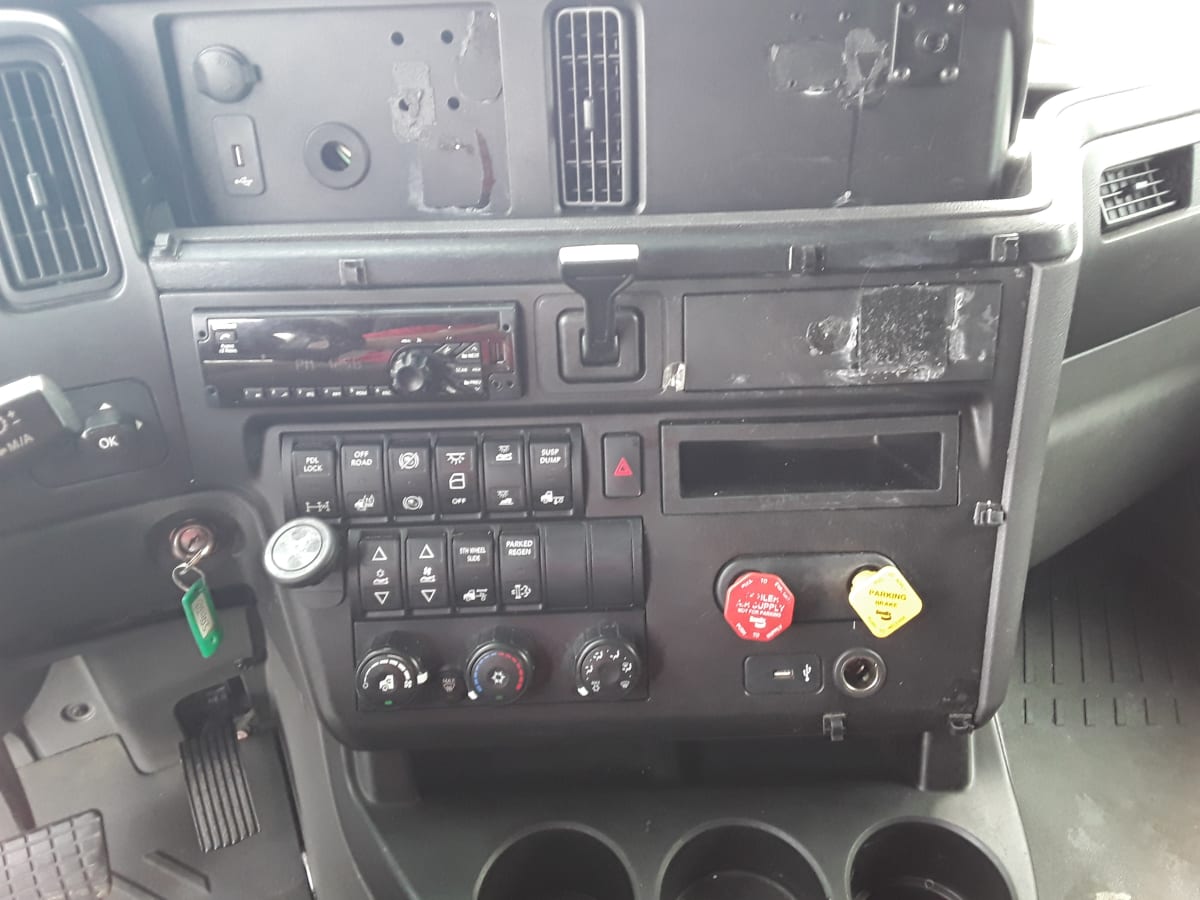 2019 Navistar International LT625 SLPR CAB 812403