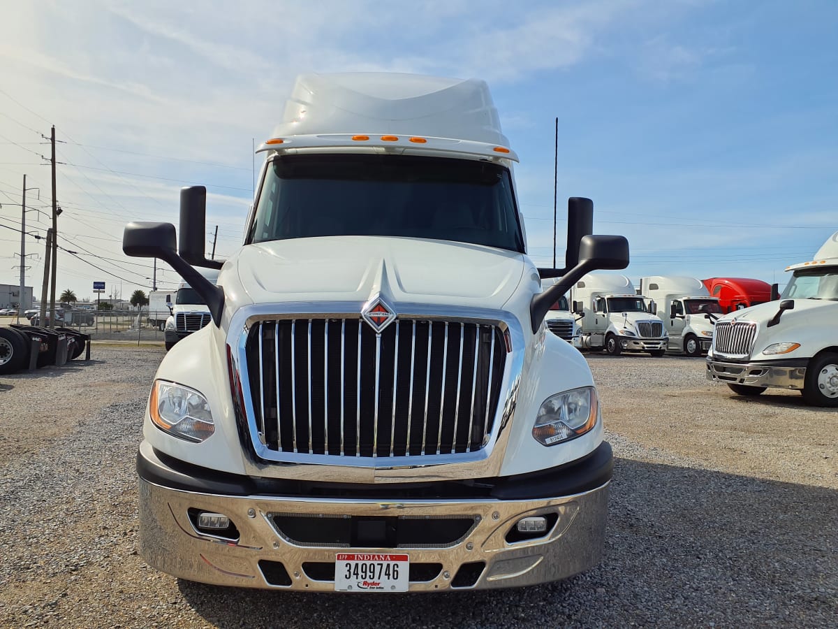 2019 Navistar International LT625 SLPR CAB 812404