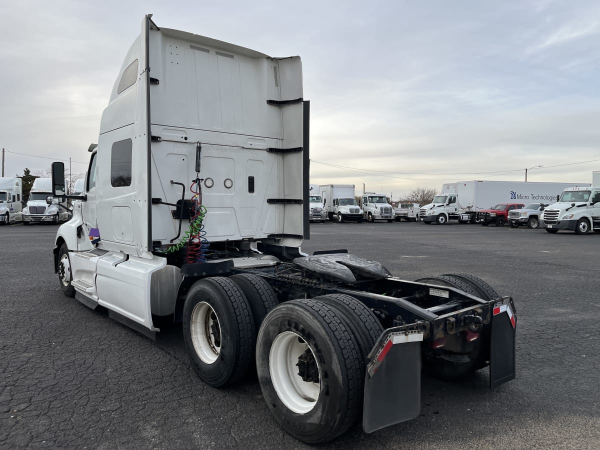 2019 Navistar International LT625 SLPR CAB 812410